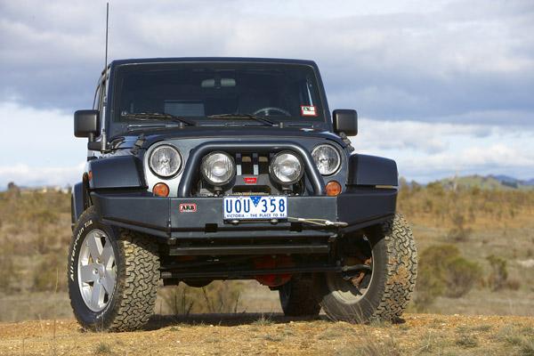 Передний бампер ARB (серия Deluxe) для Jeep Wrangler JK (2007-)