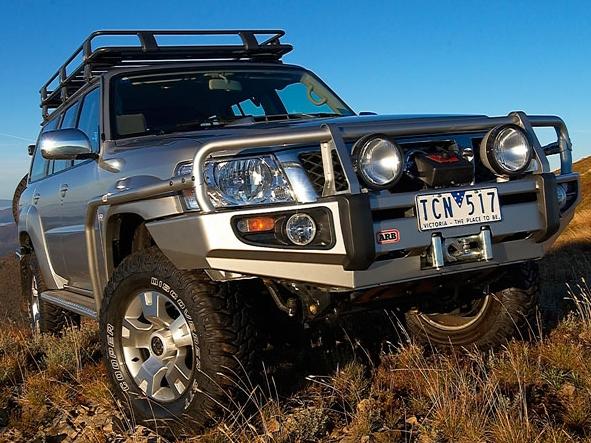 Передний бампер ARB Deluxe 3417300 для Nissan Patrol GU Y61 с 2004-
