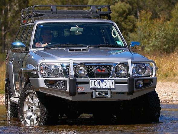 Передний бампер ARB Deluxe 3417300 для Nissan Patrol GU Y61 с 2004-