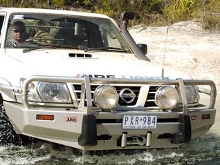 Передний бампер ARB Deluxe 3417100 для Nissan Patrol GU Y61 1997-2004