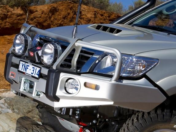 Бампер передний ARB Deluxe для Toyota Hilux Vigo с 2011 года 3414460, заводские фары в бампер