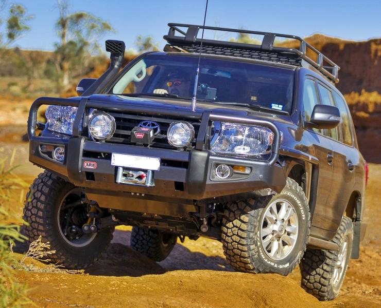 Бампер передний ARB Deluxe 3415150 для Toyota Land Cruiser 200 с 2012 года