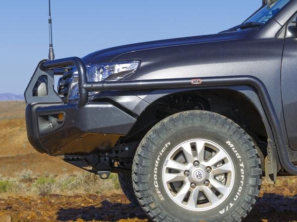Бампер передний ARB Deluxe 3415150 для Toyota Land Cruiser 200 с 2012 года