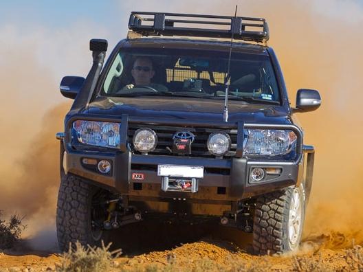 Бампер передний ARB Deluxe 3415150 для Toyota Land Cruiser 200 с 2012 года
