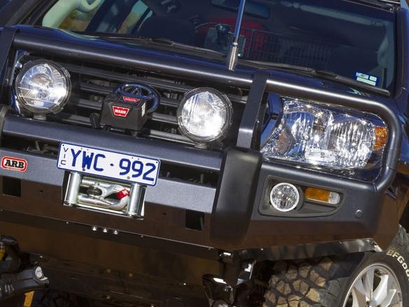 Бампер передний ARB Deluxe 3415150 для Toyota Land Cruiser 200 с 2012 года