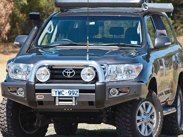 Передний бампер ARB Sahara 3915150 для Toyota Land Cruiser 200 с 2012 года