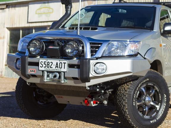 Передний бампер ARB Sahara 3914450 для Toyota Hilux Vigo c 2011