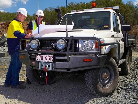 Передний бампер ARB Commercial 3412430 для Toyota Land Cruiser 76/78/79 с 2007 г., без расширителей крыльев