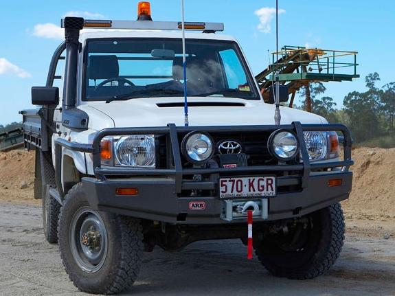 Передний бампер ARB Commercial 3412440 для Toyota Land Cruiser 76/78/79 с 2007 г., с расширителями крыльев