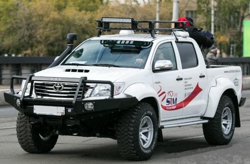 Передний силовой бампер алюминиевый - Toyota Hilux Arctic Trucks